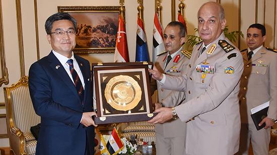 وزير الدفاع المصرى فى جولة بكوريا الجنوبية ويلتقى نظيره سوه ووك