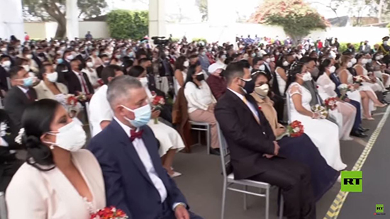 فيديو .. زفاف جماعي لـ200 شاب وفتاة في بيرو