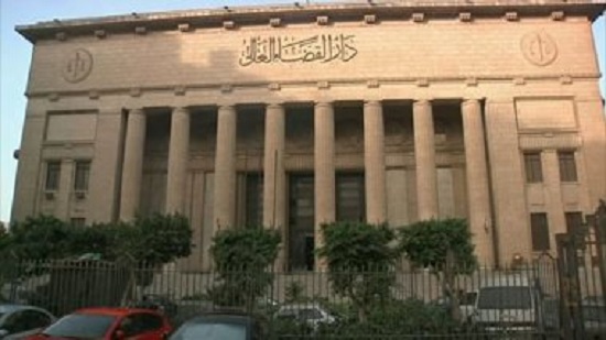 جنايات القاهرة تدرج عائشة الشاطر و30 آخرين على قوائم الإرهاب لمدة 5 سنوات