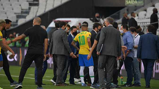 السلطات الصحية البرازيلية توقف مباراة البرازيل والأرجنتين 