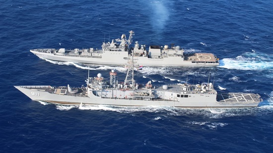  القوات البحرية المصرية والهندية تنفذان تدريبًا بحريًا عابرًا بالبحر المتوسط (صور)