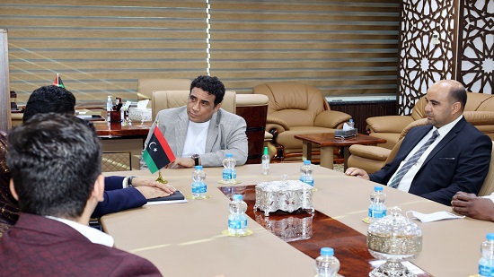 رئيس المجلس الرئاسي الليبي يلتقي وفدًا من منسقي منتدى حوار الشباب السياسي