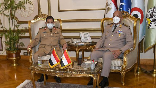 وزير الدفاع يلتقى نظيره اليمني 