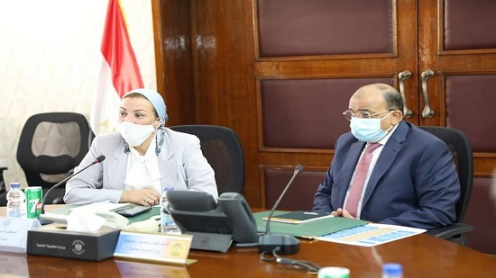 اللواء محمود شعراوى وزير التنمية المحلية والدكتورة ياسمين فؤاد وزيرة البيئة