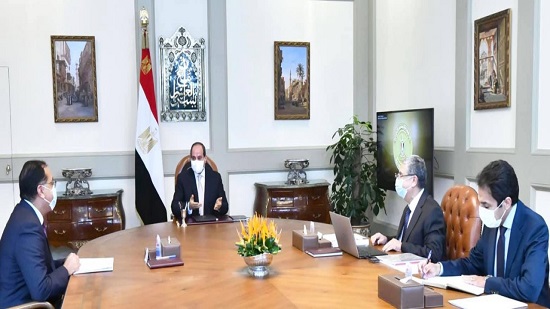 الرئيس عبدالفتاح السيسي اليوم مع الدكتور مصطفى مدبولي رئيس مجلس الوزراء، والدكتور محمد شاكر وزير الكهرباء والطاقة المتجددة.