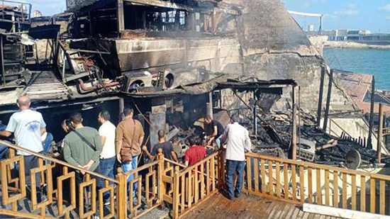 6 سيارات إطفاء للسيطرة على حريق مجمع مطاعم بكورنيش الإسكندرية