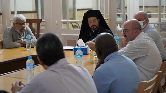 الأنبا باخوم يلتقي رعاة كنائس الإسكندرية وآباء المعهد الكاثوليكي للعلوم الدينية 