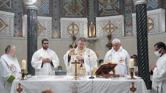  مطران الكنيسة اللاتينية بمصر يترأس اليوم السادس من تساعية القديسة تريزا