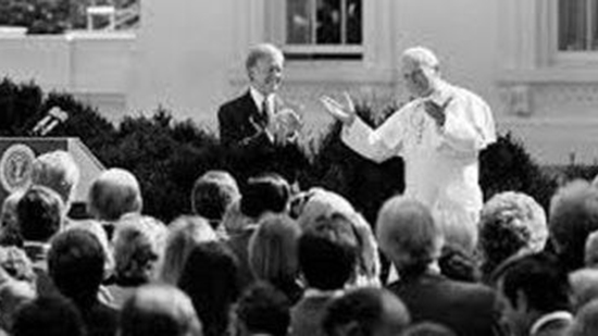 في مثل هذا اليوم.. البابا يوحنا بولس الثاني يستقبل في البيت الأبيض ليكون أول بابا يستقبل فيه