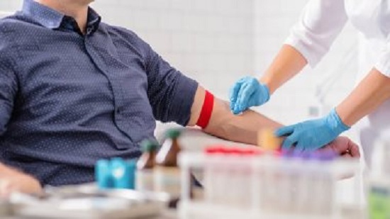 الصحة تكشف 3 نصائح ذهبية للحفاظ على الجسم بعد التبرع بالدم
