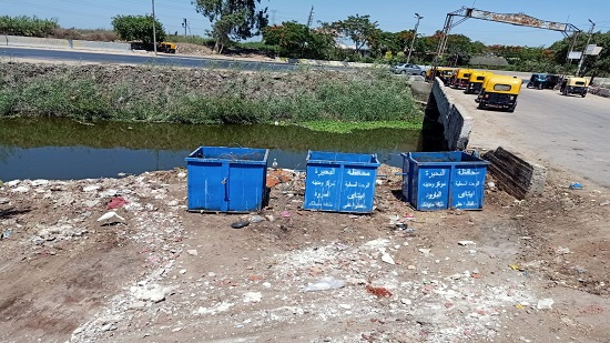 الوحدة المحلية بالبحيرة تواصل التصدي لفيروس كورونا وظاهرة انتشار القمامة 