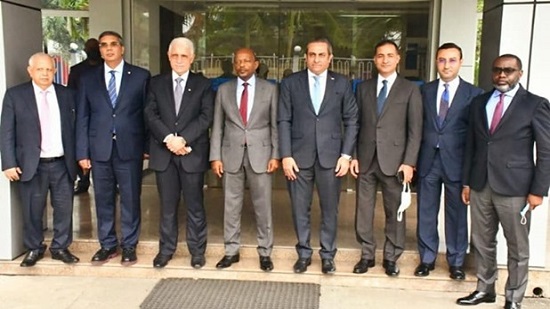 الإسكان تدعو وزير البنية التحتية الكونغولي لزيارة مصر