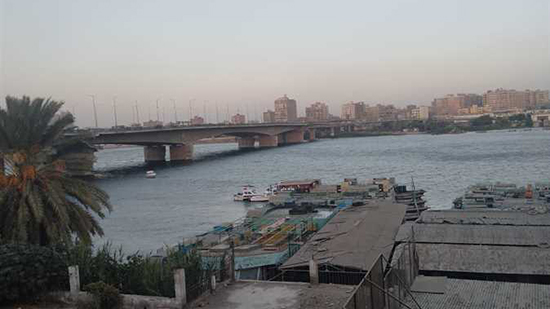 سقوط سيارة في نهر النيل من أعلى كوبري الساحل 