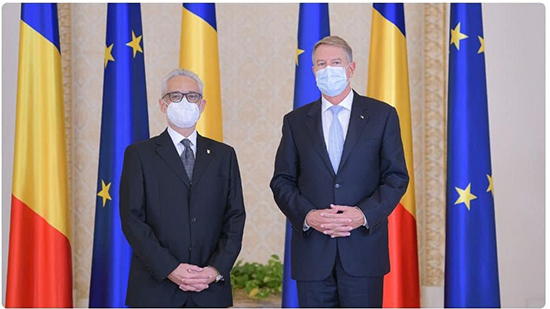 السفير المصري في بوخارست يُقدم أوراق اعتماده إلى رئيس رومانيا
