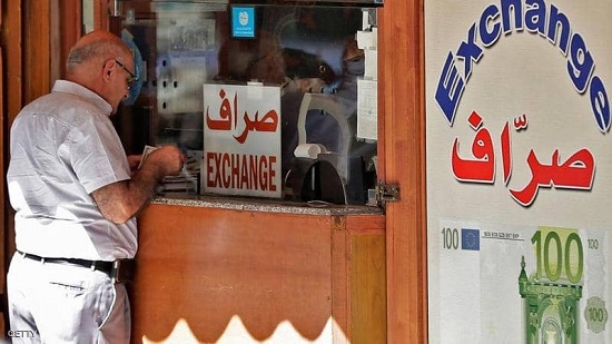 في يوليو، سجّلت الليرة اللبنانية تدهوراً قياسياً جديداً