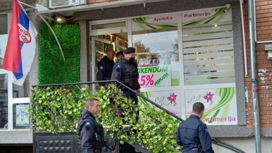 وحدات من الشرطة الخاصة أثناء عمليّات دهم في كوسوفو (عن صفحة Xhemajl Rexha في تويتر)