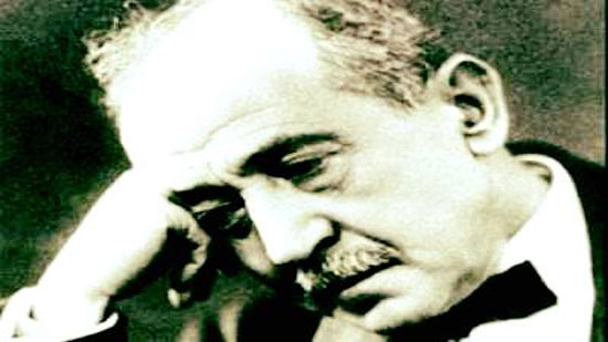 في مثل هذا اليوم.. وفاة الشاعر أحمد شوقي