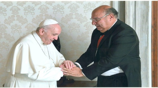 بابا الفاتيكان يودع السفير المصري