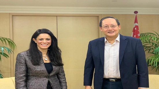 وزيرة التعاون الدولي تلتقي وزير الصناعة بسنغافورة لبحث فرص الاستثمار في السوق المصري