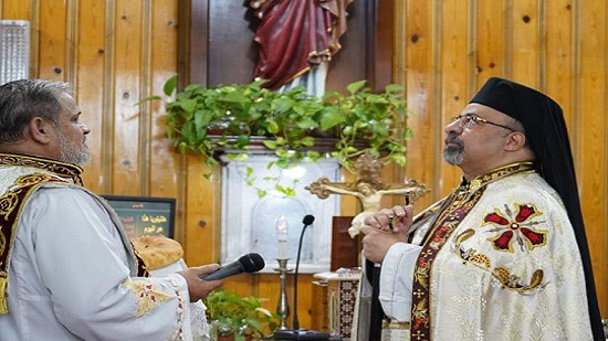  البطريرك ابراهيم اسحق يترأس احتفال عيد سان ميشيل بالإسكندرية : ظل حارسا امينا 