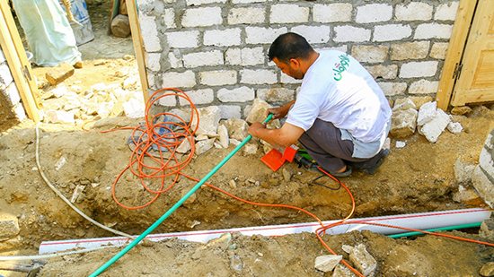 الإسكان تبحث مع جمعية الأرومان تنفيذ مبادرة لتوصيل المياه لقرى حياة كريمة