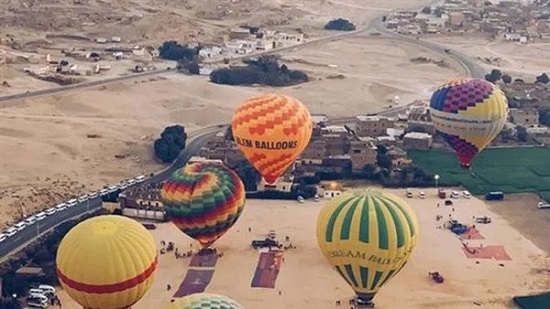 بعد افتتاح طريق الكباش.. السياحة تروج لـ رحلات البالون الطائر بالأقصر