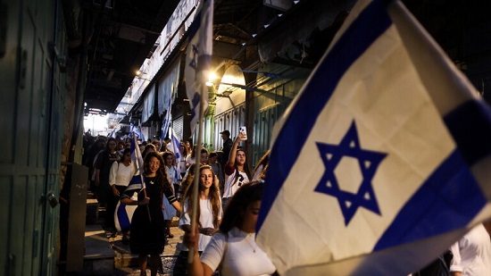 آلاف الإسرائيليين يتظاهرون ضد الحكومة في تل أبيب