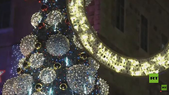 فيديو .. انارة شجرة الميلاد في القدس  