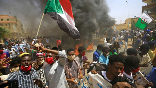 إغلاق الجسور النيلية في السودان.. سلطات الخرطوم: سنتعامل مع الفوضى