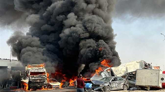 تصادم 11 سيارة وحريق 10 على طريق الدائري الأوسطي بـ15 مايو