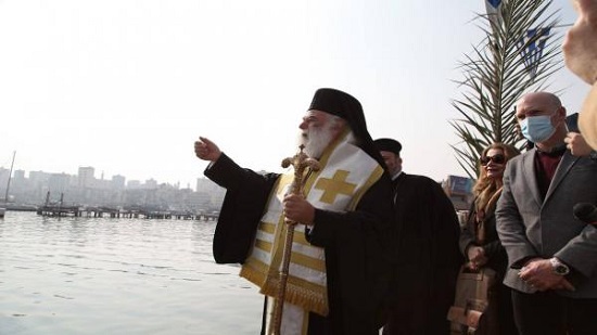  احتفال البابا ثيودروس بعيد الظهور الإلهي وتبريك مياه البحر المتوسط بالإسكندرية