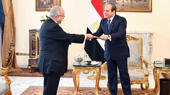 الرئيس السيسي يتسلم رسالة خطية من رئيس الجزائر 