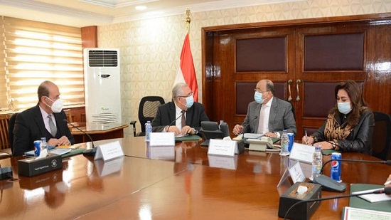 اللواء محمود شعراوى وزير التنمية المحلية ، مع السيد القصير وزير الزراعة واستصلاح الأراضى