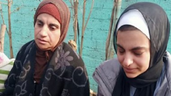 والدة الطالبة هايدى ضحية الابتزاز الإلكترونى: جارتنا أطلقت الزغاريد بعد موتها