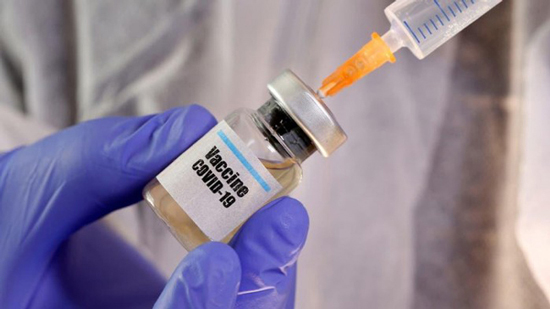 «الصحة» تحدد طرق الوقاية من الأعراض الجانبية للقاحات كورونا