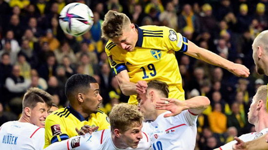 بولندا إلي مونديال قطر على حساب السويد 