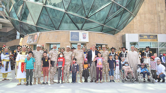 الموسيقات العسكرية تشارك فى إحتفالات الذكرى الأربعين لتحرير سيناء