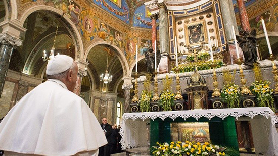 البابا فرنسيس: أقدم للعذراء القديسة آلام ودموع الشعب الأوكراني