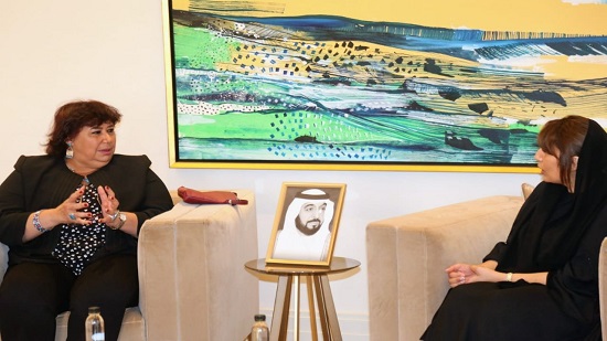  وزيرة الثقافة تقدم واجب العزاء فى وفاة الشيخ خليفة بن زايد رئيس دولة الامارات