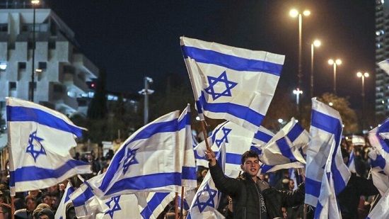 إسرائيل تصادق على مرور مسيرة الأعلام من باب العامود ووزير يرد: 