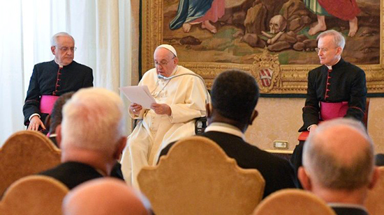 البابا فرنسيس: التحديات الكبيرة في زمننا لا يمكن الرد عليها إلا عبر التربية
