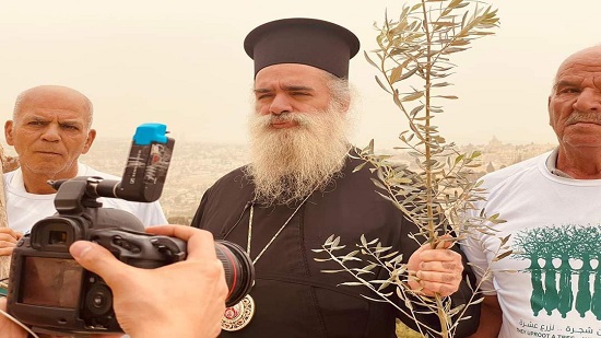 غرس شجرة زيتون في القدس تكريما ووفاء لروح الصحفية الشهيدة شيرين انطون ابو عاقلة 
