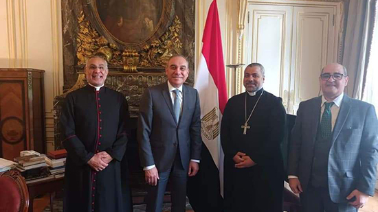  الأنبا عمانوئيل عياد يلتقي السفير المصري بفرنسا