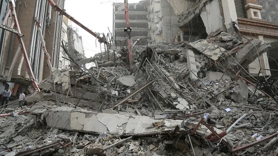 ارتفاع حصيلة انهيار مبنى عبادان لـ34 قتيلا