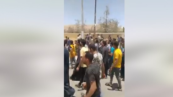  فيديو..كيرياليسون : مسيرة لاقباط أخميم فى توديع ضحية الساطور 