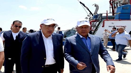  رئيس الوزراء يتفقد أعمال تطوير الأرصفة الغربية والمعامل المركزية بميناء شرق بورسعيد