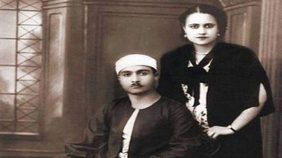سامح عسكر عن صورة نادرة لزوجة شيخ غير محجبة : كان التدين والإيمان في القلب 