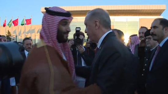 ولي العهد السعودي يغادر أنقرة في ختام جولته الإقليمية (فيديو)