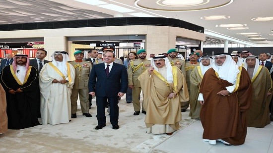 الرئيس عبدالفتاح السيسي يشارك في افتتاح المبنى الجديد في مطار البحرين الدولي