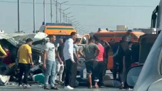 مصرع وإصابة 14 شخصًا في تصادم أتوبيس سياحي مع ميكروباص بالشرقية
